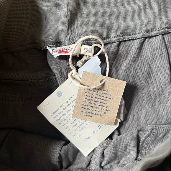 Faherty Arlie Shorts - NWT - Picture 3 of 4